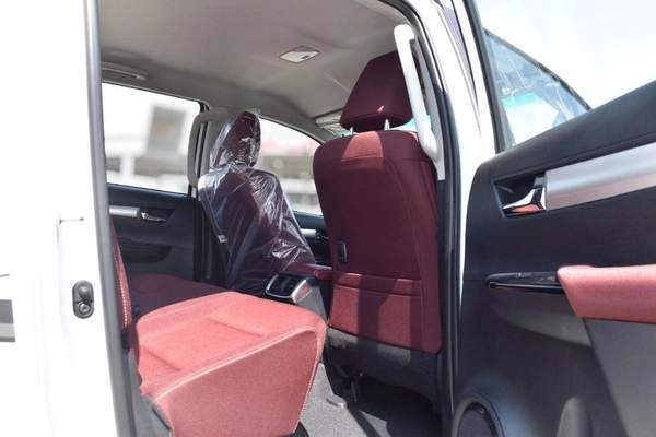 Toyota Hilux HILUX SR5 2.7L V4 PETROL MANUL
