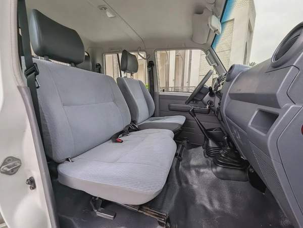 2018 Toyota Land Cruiser 70 Series LC 79 LX - GCC Specs