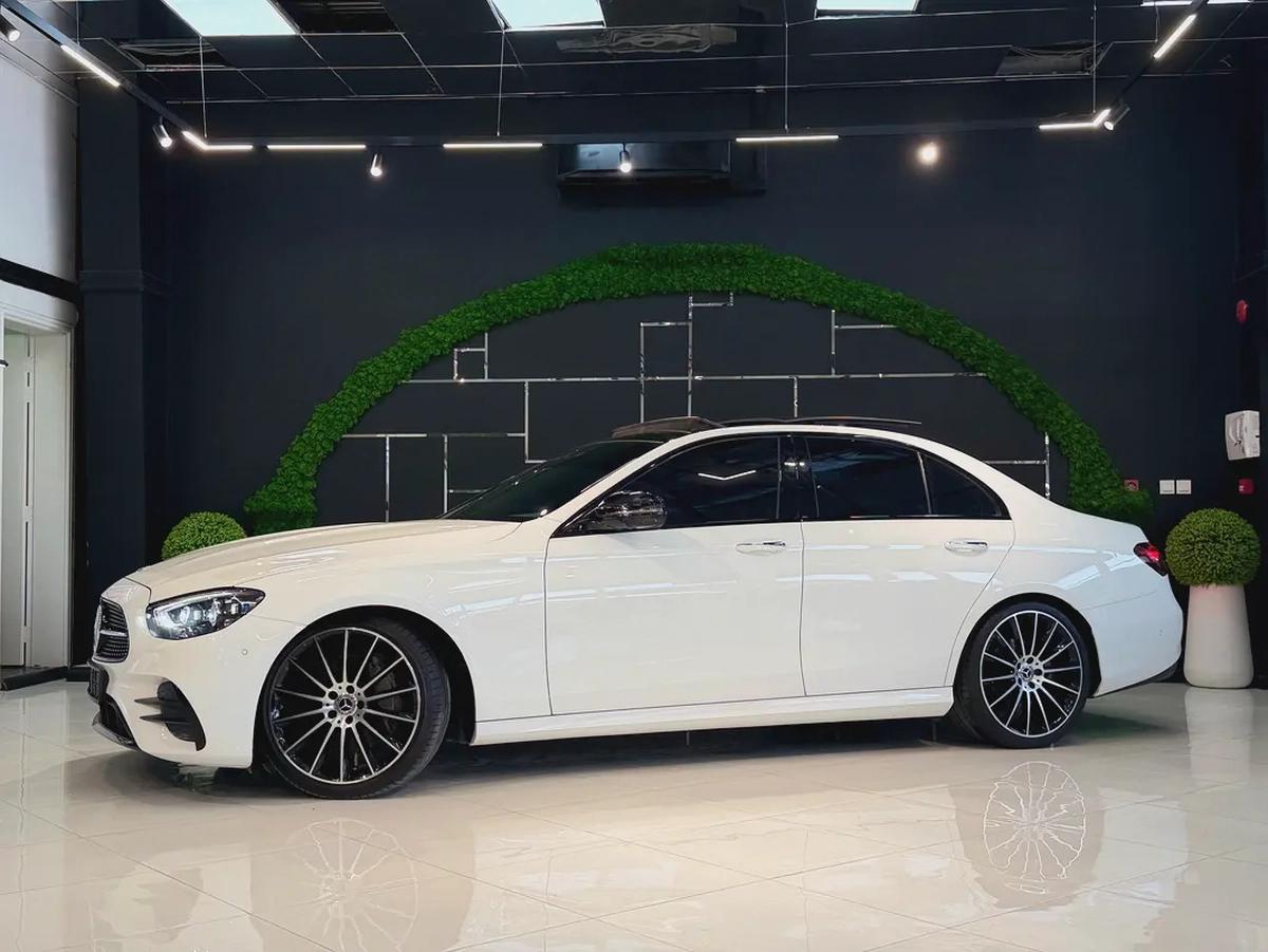 Mercedes-Benz E 300 - 2021 - GCC Specs - Excellent Condition-1-1