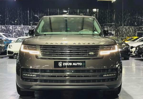 Land Rover Range Rover 2024 GCC specs for 609,000.00 AED