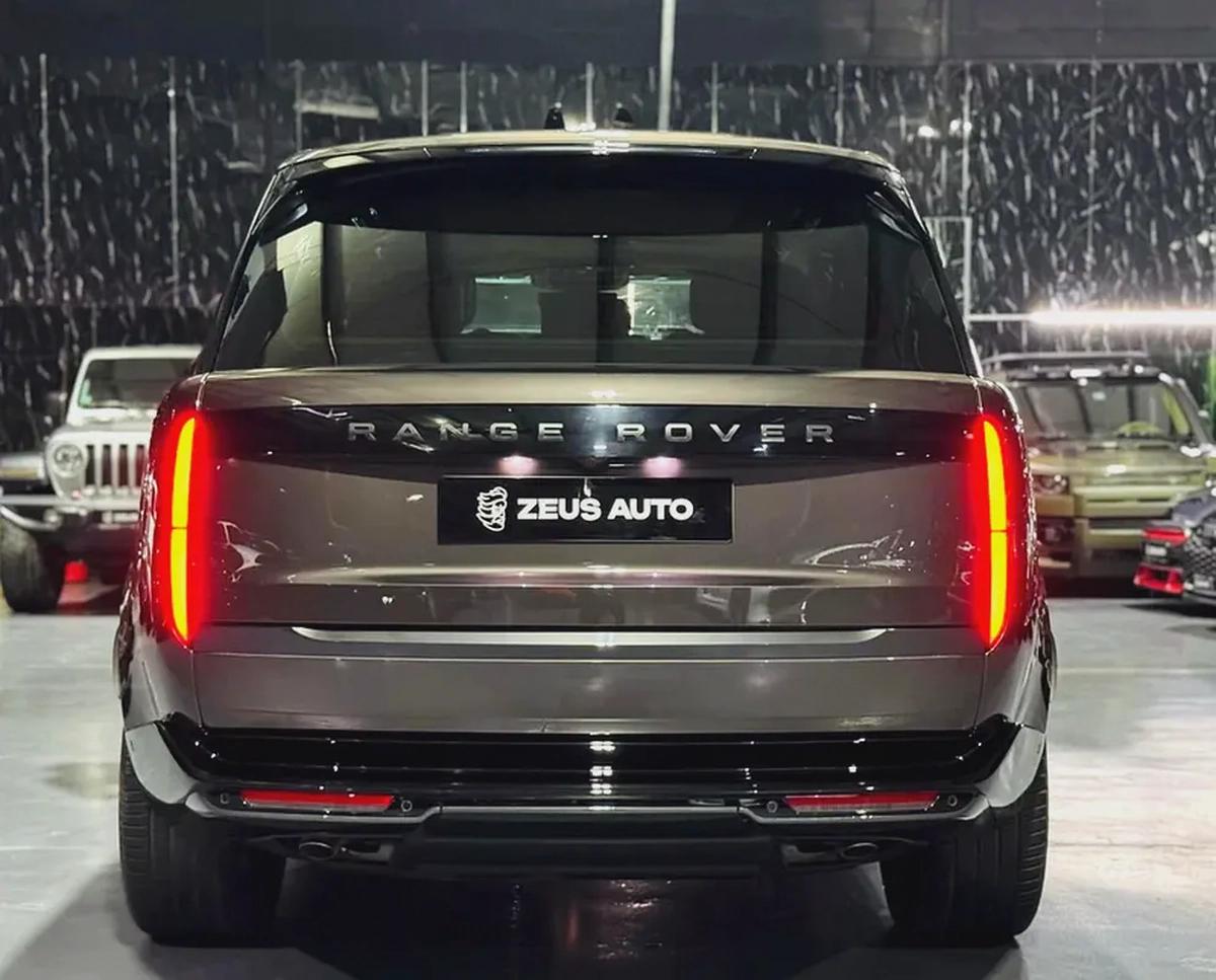 Land Rover Range Rover 2024 GCC specs for 609,000.00 AED-4-4