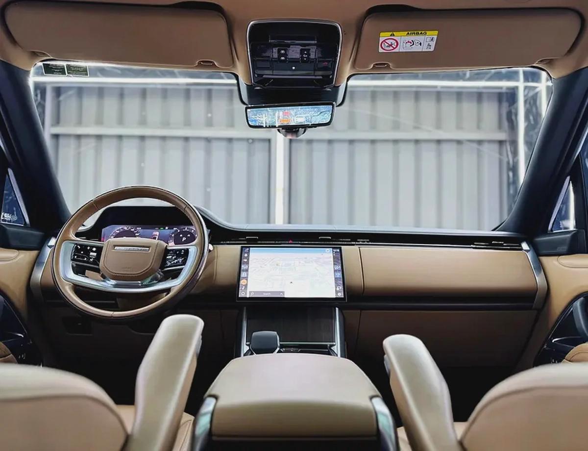 Land Rover Range Rover 2024 GCC specs for 609,000.00 AED-6-6