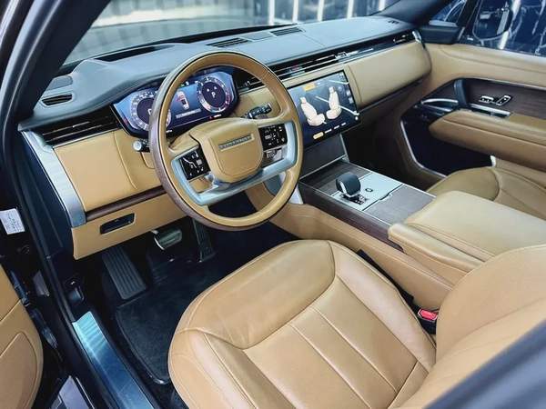 Land Rover Range Rover 2024 GCC specs for 609,000.00 AED