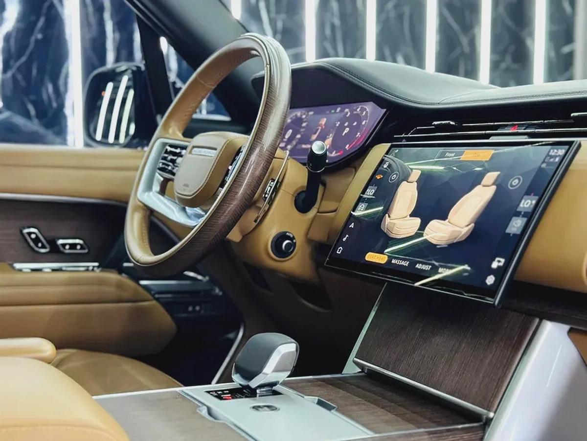 Land Rover Range Rover 2024 GCC specs for 609,000.00 AED-9-9