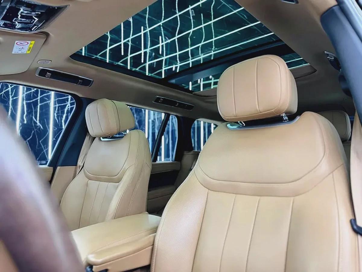 Land Rover Range Rover 2024 GCC specs for 609,000.00 AED-13-13