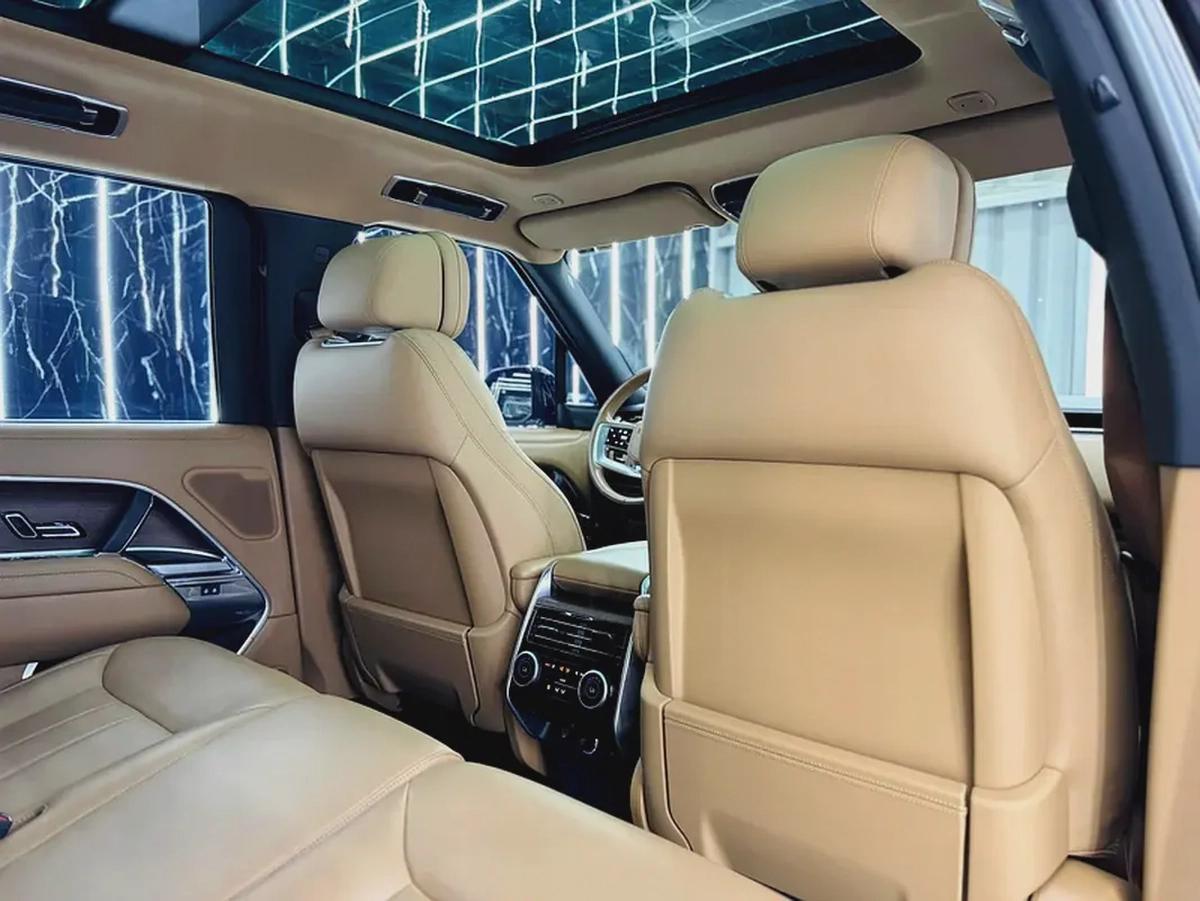 Land Rover Range Rover 2024 GCC specs for 609,000.00 AED-14-14