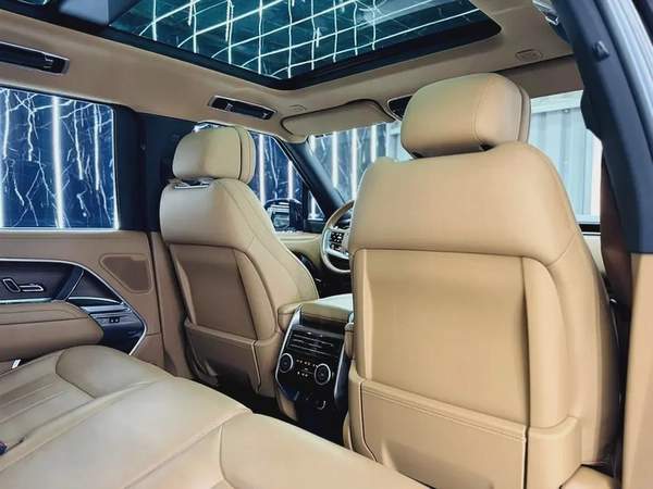 Land Rover Range Rover 2024 GCC specs for 609,000.00 AED