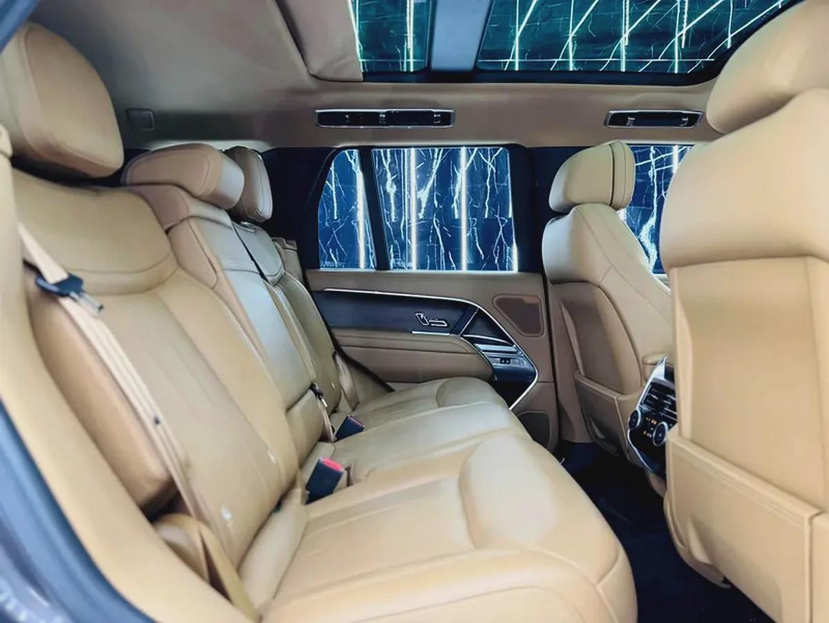 Land Rover Range Rover 2024 GCC specs for 609,000.00 AED-15-15