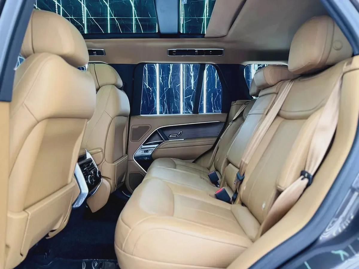 Land Rover Range Rover 2024 GCC specs for 609,000.00 AED-16-16