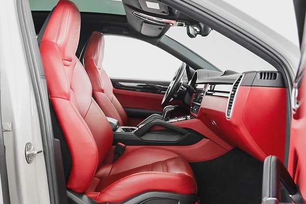 2022 Porsche Cayenne Coupe Platinum / Porsche Warranty / Full Service History