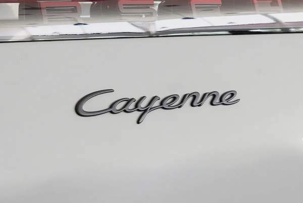 2022 Porsche Cayenne Coupe Platinum / Porsche Warranty / Full Service History