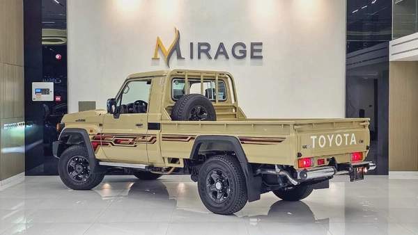 TOYOTA - LAND CRUISER - 70SERIES (GRJ79) - 2025 MODEL - V6 4.0L - 0KM - UNER WARRANTY FROM AGENCY