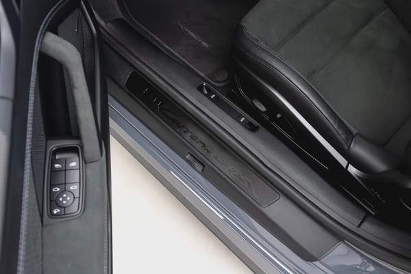 2025 PORSCHE 911 CARRERA GTS WITH WARRANTY.