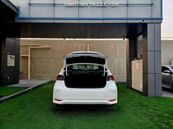 Toyota Corolla XLI GCC 1.6L/ LOW MILEAGE/ CRUISE CONTROL/ FUTTAIM CAR