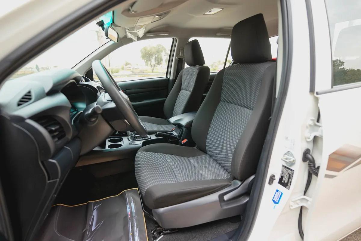 Hilux | Double Cabin 4x2 | Automatic | GCC Specs | Ref#T51049-9-9