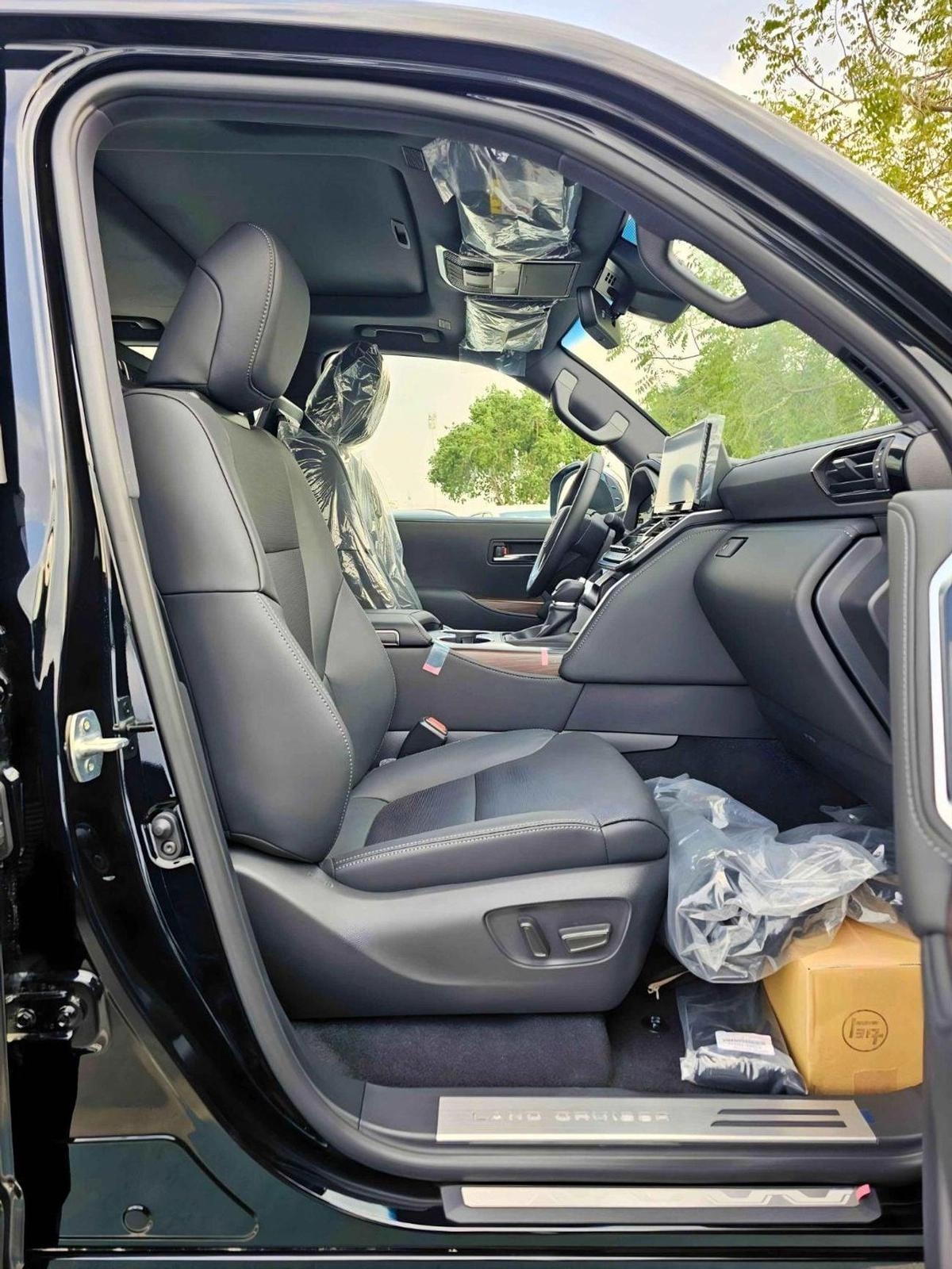 Toyota Land Cruiser VX | 4.0L V6 PETROL | PWR WITH LEATHER SEATS | DVD CAMERA | JBL SPEAKERS | SUNROOF (CODE#VX4MA)-7-7