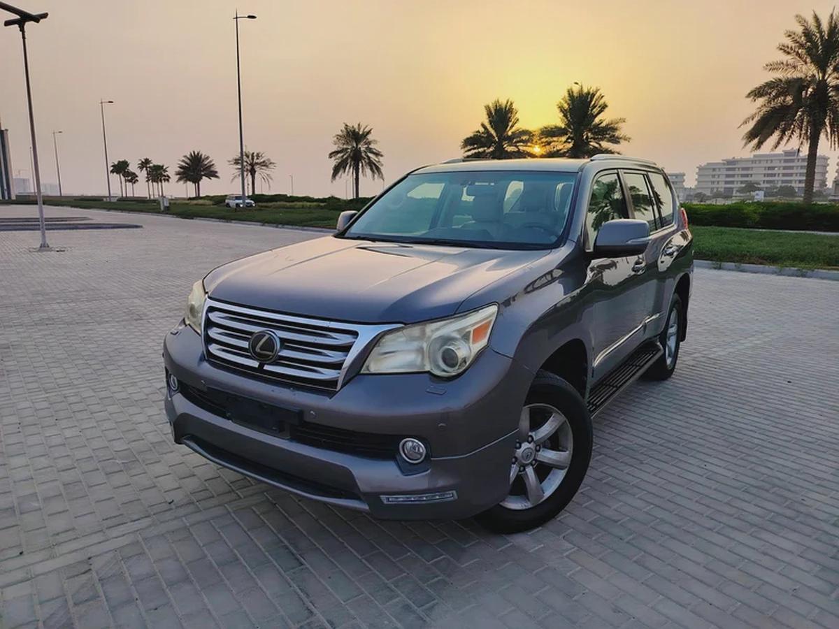 Lexus GX 460 2012 GCC Immaculate Condition Full Option Low KM Car Perfect For Family Use-5-5