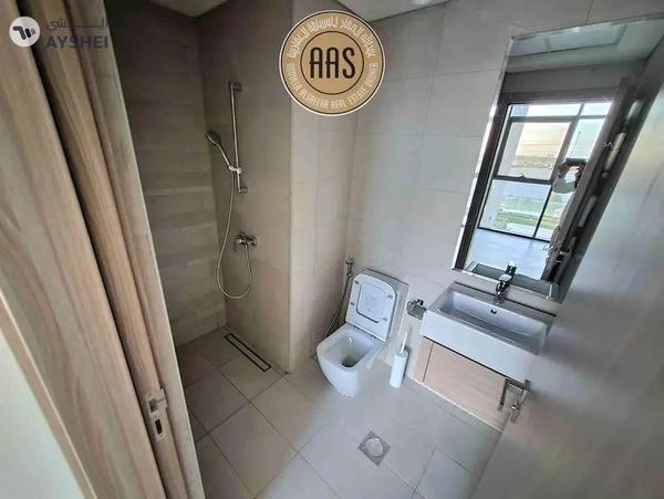 Reasonably priced 2BHK • Chiller Free • Available on high Floor • Rent 100k 04 Cheques