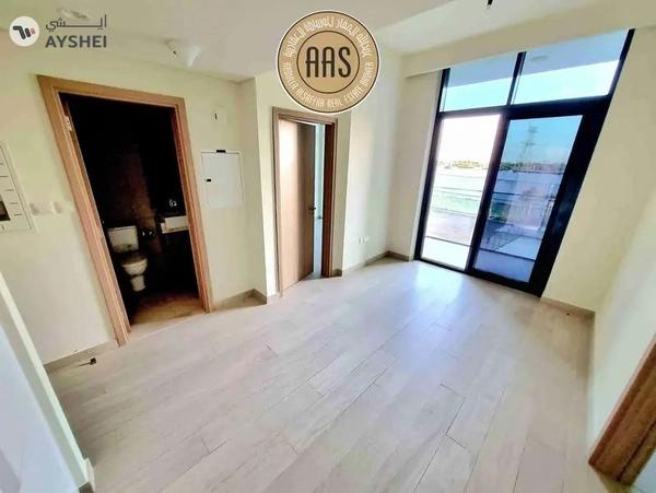 Reasonably priced 2BHK • Chiller Free • Available on high Floor • Rent 100k 04 Cheques