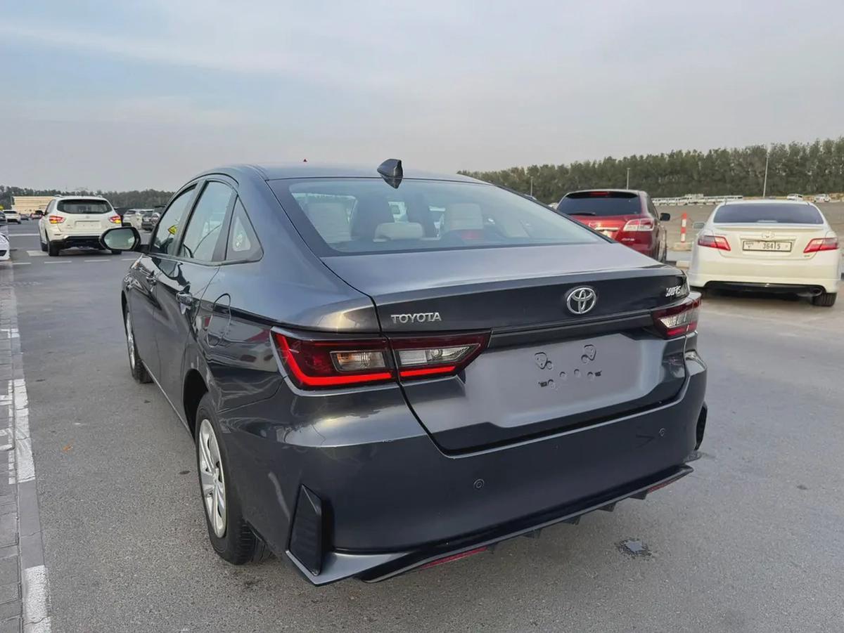 2023 Toyota Yaris SE - GCC Specs - Like New!-3-3