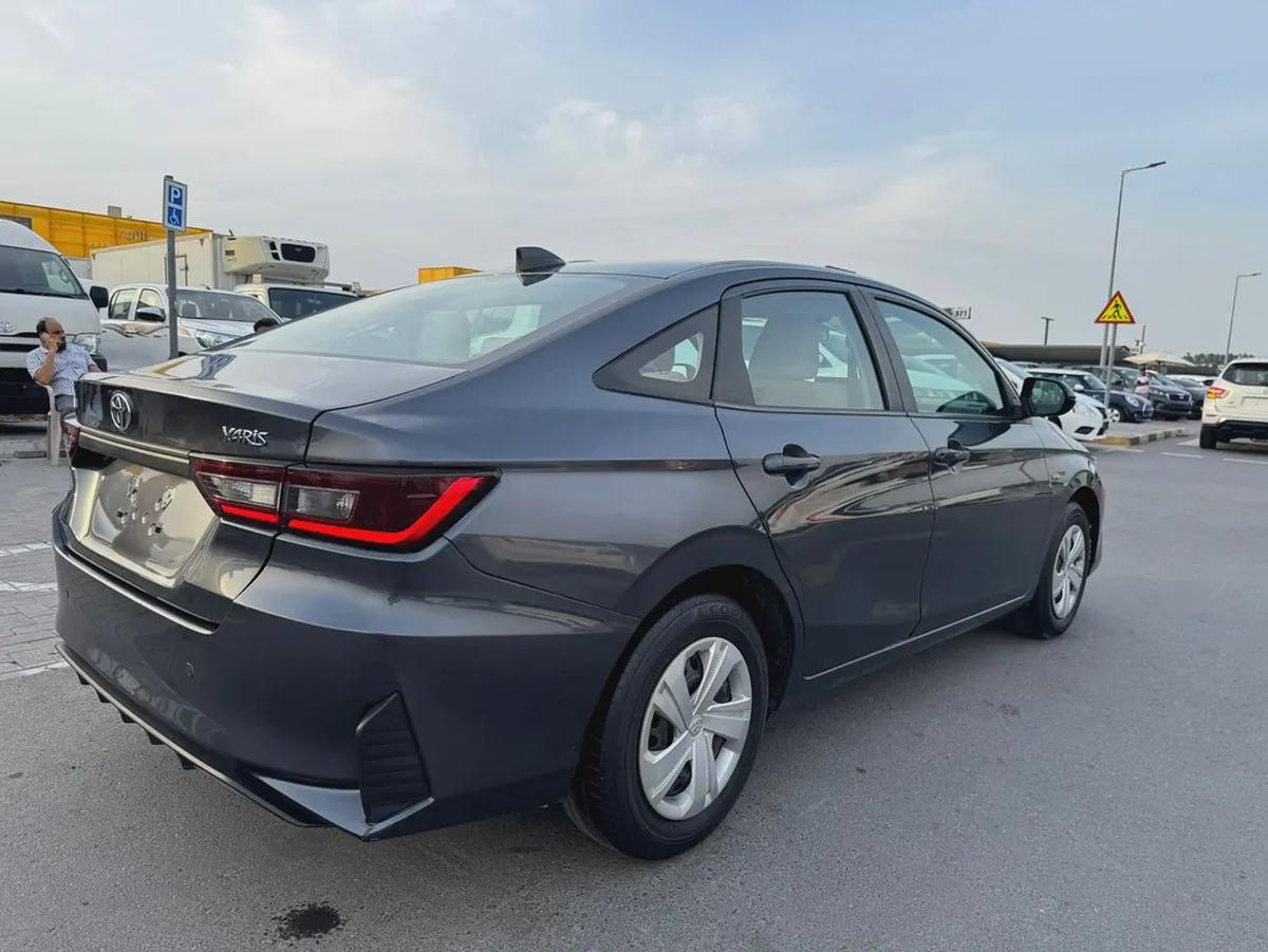 2023 Toyota Yaris SE - GCC Specs - Like New!-9-9