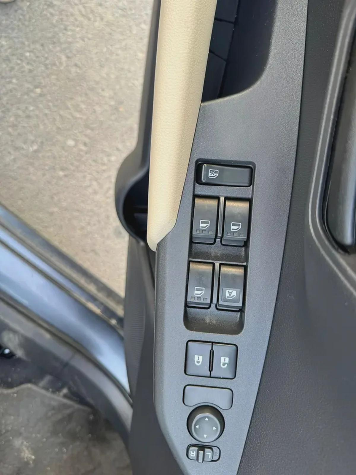 2023 Toyota Yaris SE - GCC Specs - Like New!-14-14