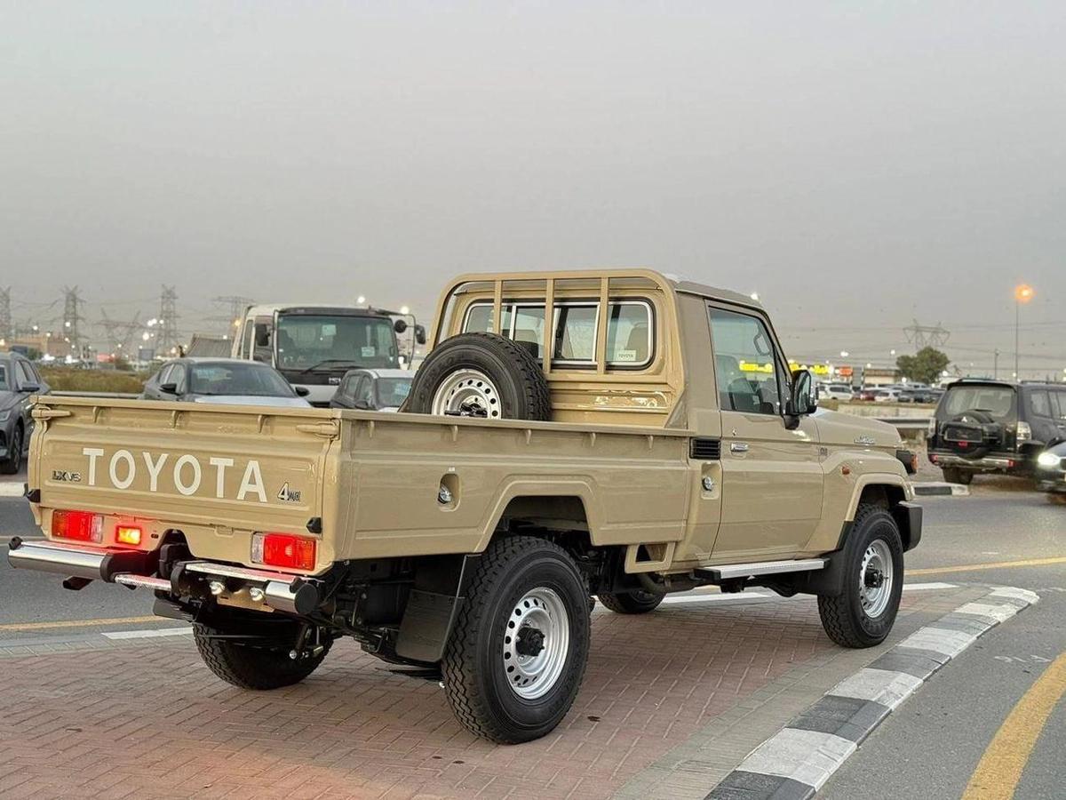 Toyota Land Cruiser Pick Up Single Cab Std 4.0L-1-1