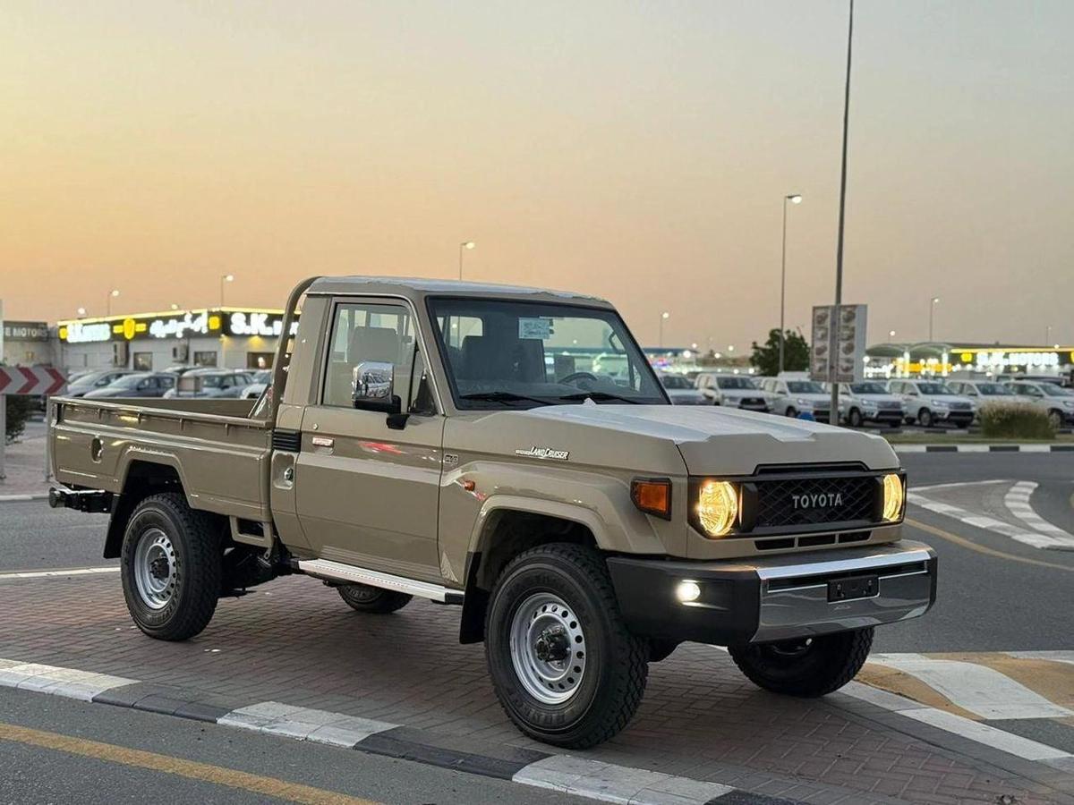 Toyota Land Cruiser Pick Up Single Cab Std 4.0L-2-2