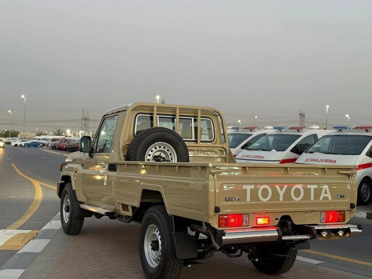 Toyota Land Cruiser Pick Up Single Cab Std 4.0L-3-3