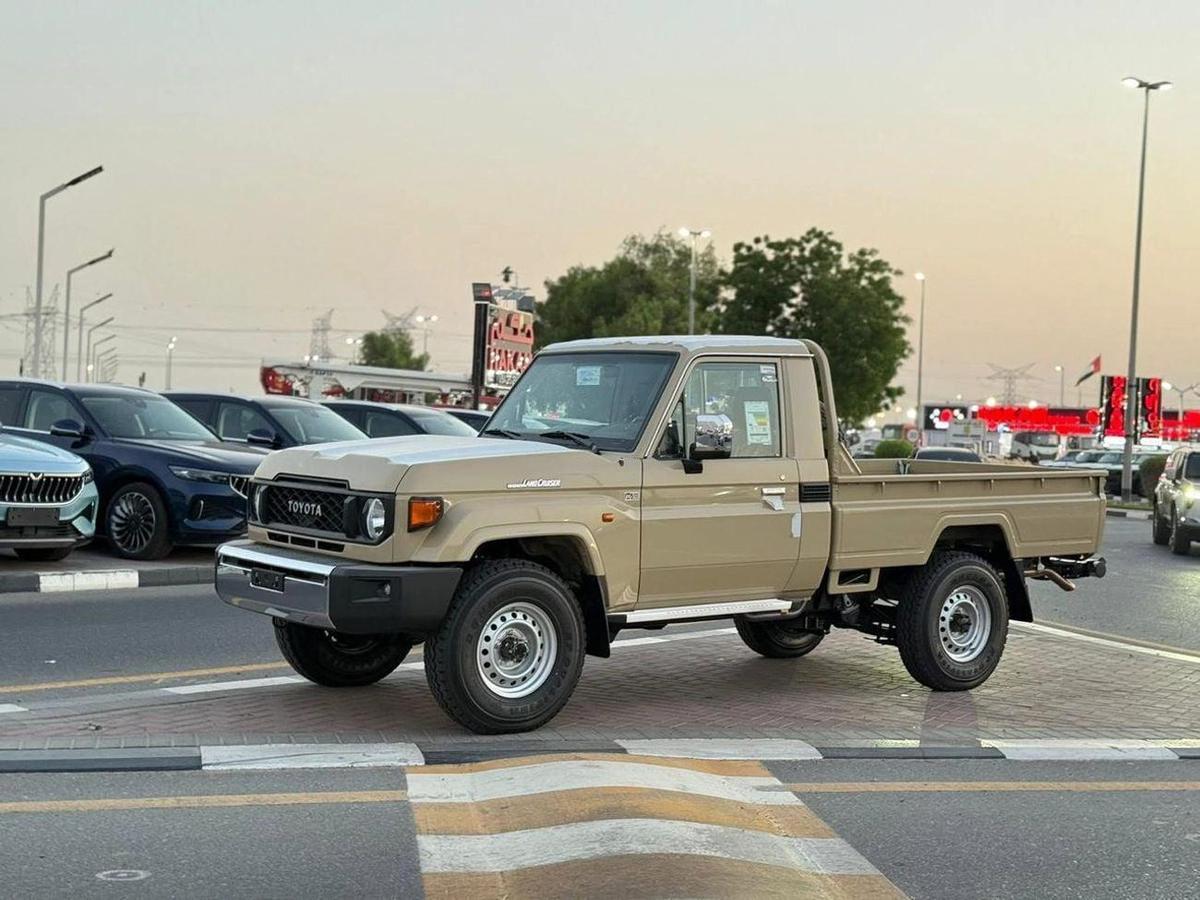 Toyota Land Cruiser Pick Up Single Cab Std 4.0L-4-4