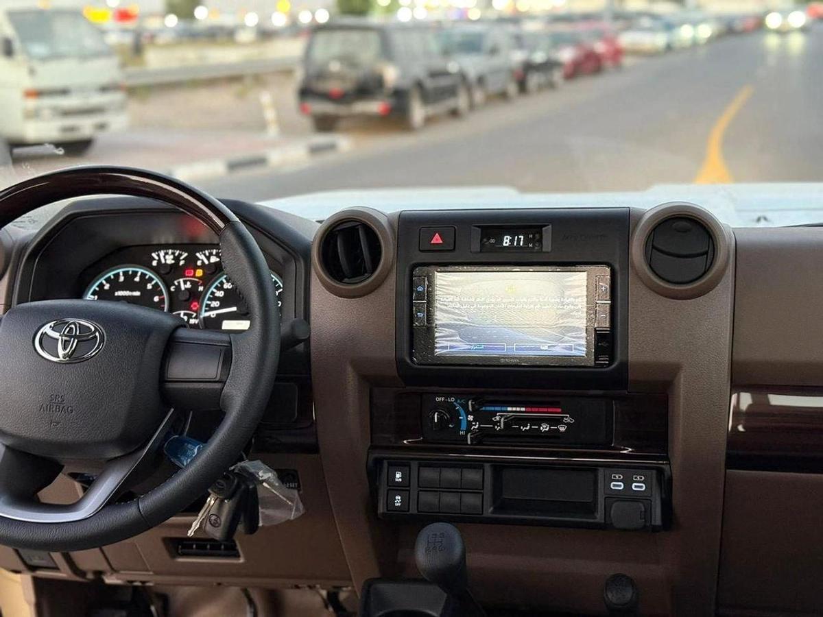 Toyota Land Cruiser Pick Up Single Cab Std 4.0L-6-6