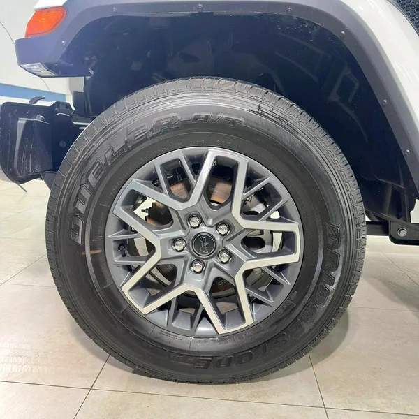 Jeep Wrangler Sahara