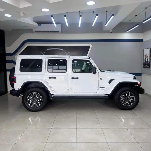 Jeep Wrangler Sahara