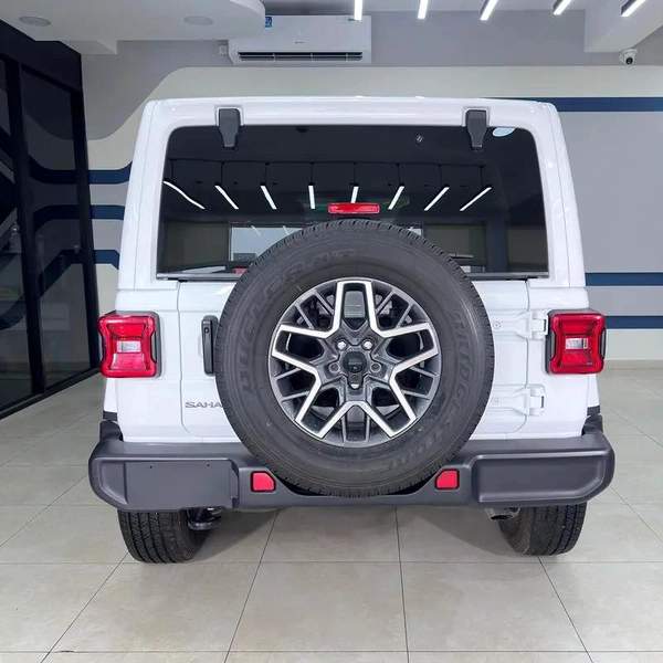 Jeep Wrangler Sahara