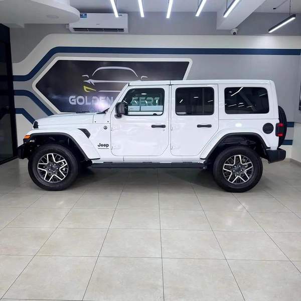 Jeep Wrangler Sahara