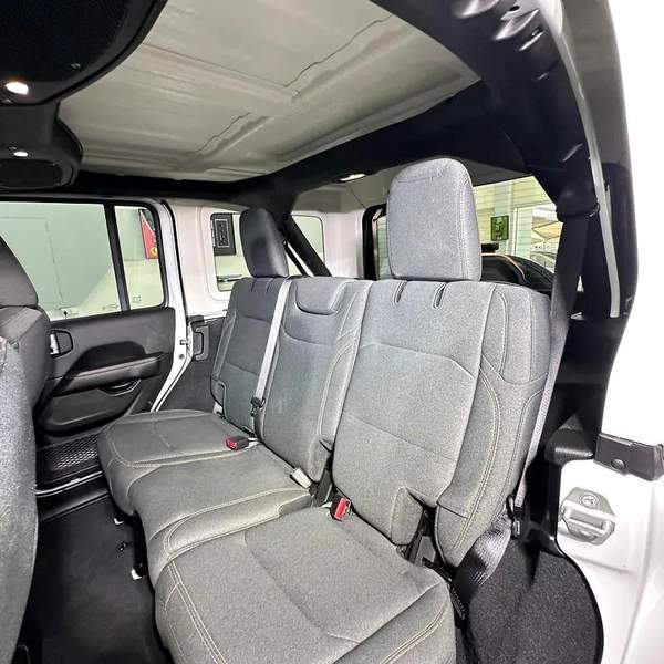 Jeep Wrangler Sahara