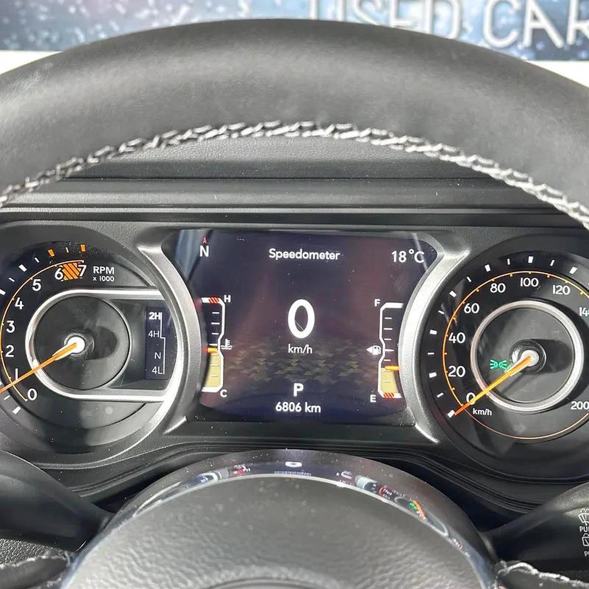 Jeep Wrangler Sahara-7-7