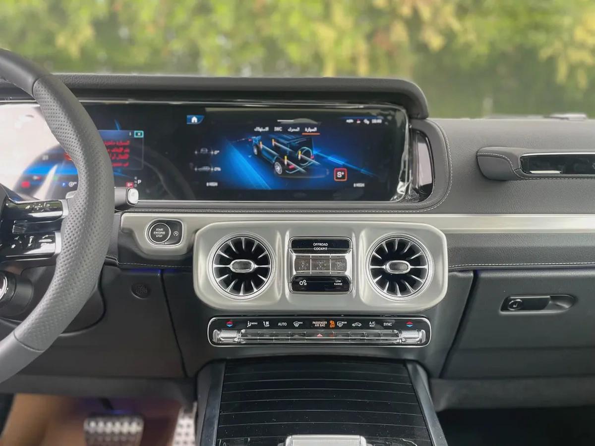 Mercedes-Benz • G-Class • G 63 AMG-9-9