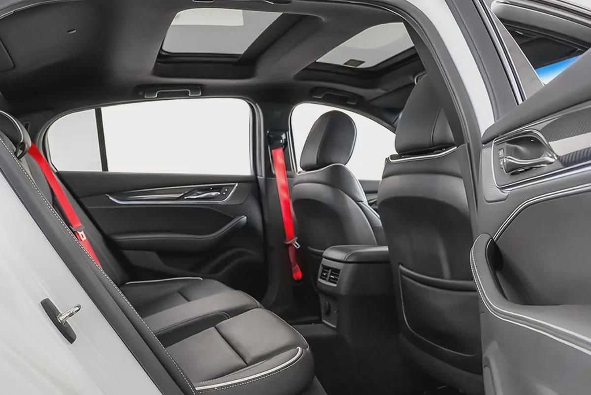 6,378 AED / 60 months / 0% DP | 2022 Cadillac CT5-V Blackwing / Agency Warranty Service Contra-12-12