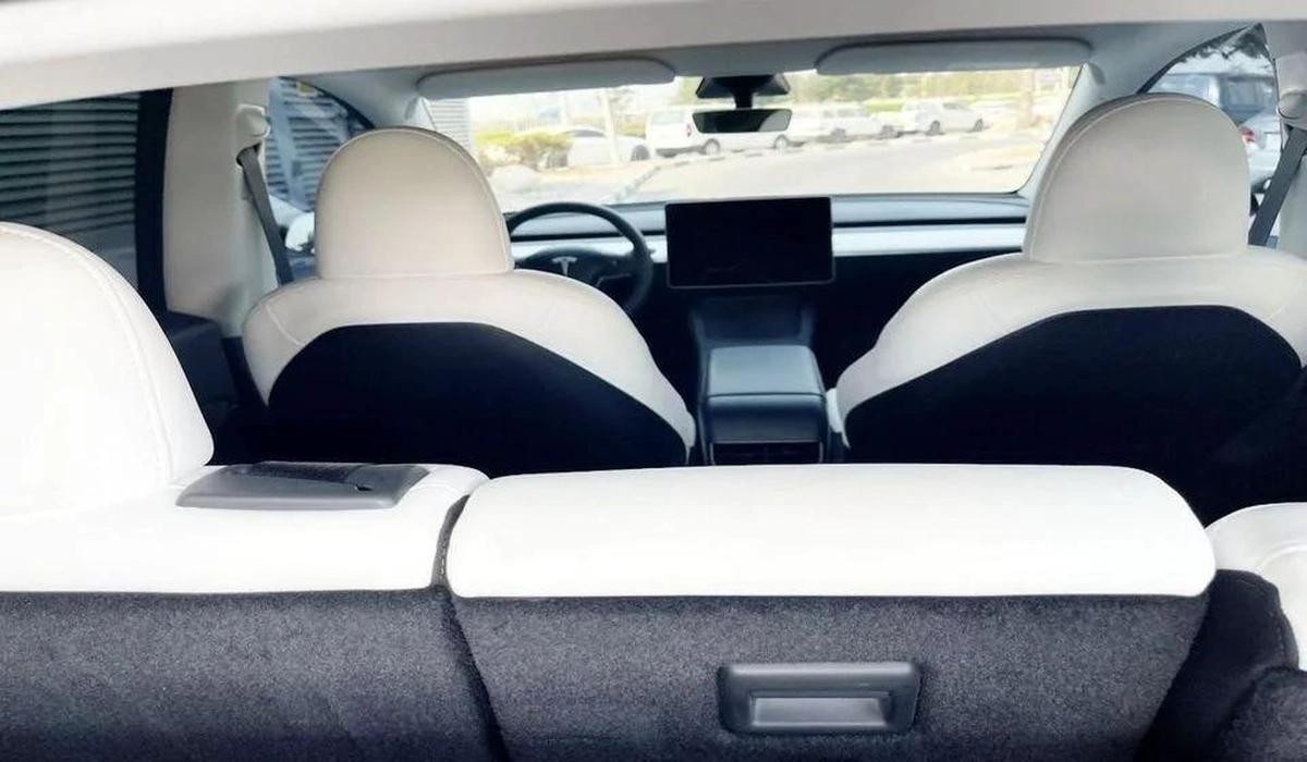 Tesla Model Y LONG RANGE AWD GCC SPECIFICATION -TESLA CENTRE DUBAI - AED 150,000-1-1