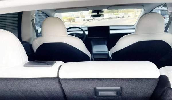 Tesla Model Y LONG RANGE AWD GCC SPECIFICATION -TESLA CENTRE DUBAI - AED 150,000