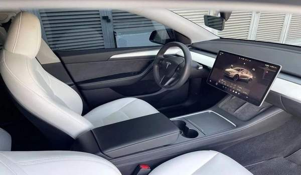 Tesla Model Y LONG RANGE AWD GCC SPECIFICATION -TESLA CENTRE DUBAI - AED 150,000