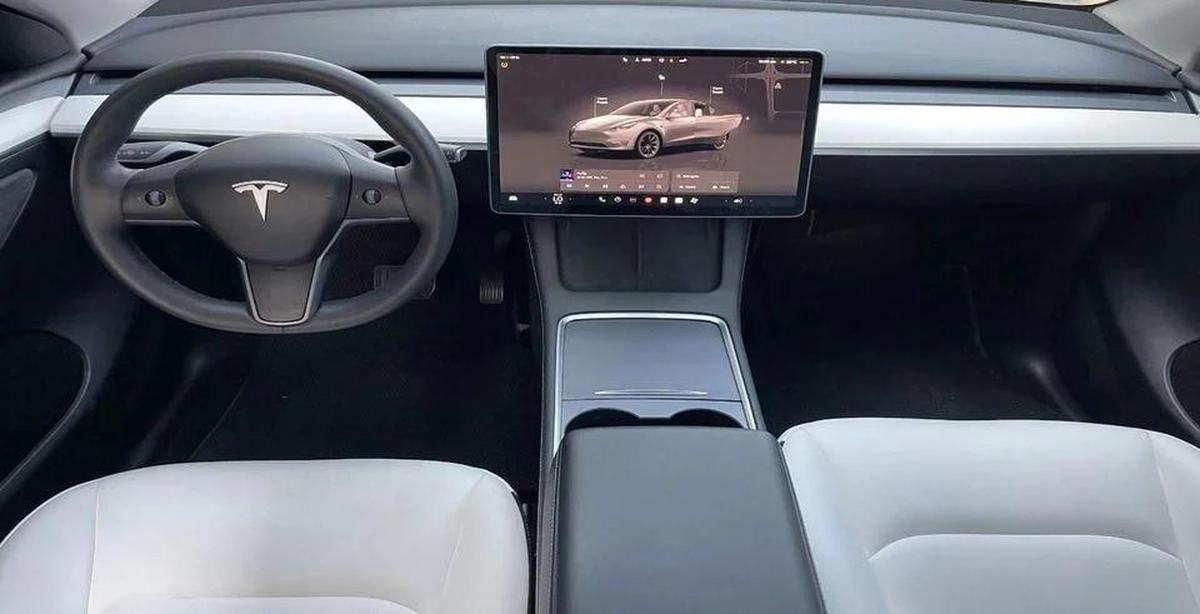 Tesla Model Y LONG RANGE AWD GCC SPECIFICATION -TESLA CENTRE DUBAI - AED 150,000-12-12