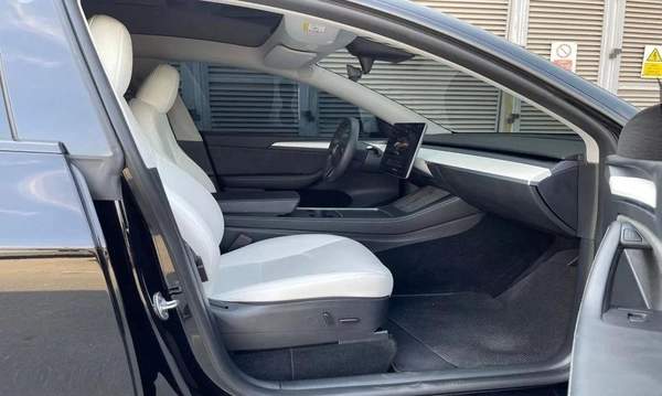 Tesla Model Y LONG RANGE AWD GCC SPECIFICATION -TESLA CENTRE DUBAI - AED 150,000