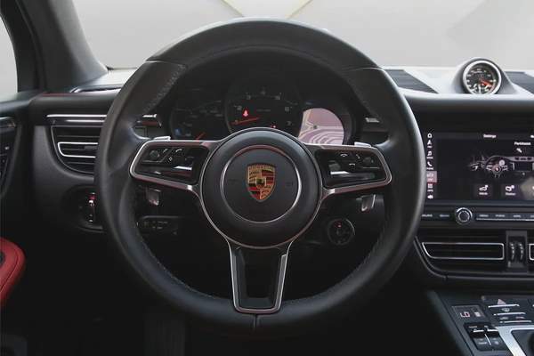 PORSCHE MACAN 2021 - GCC - FULLY LOADED - AMAZING CONDITION