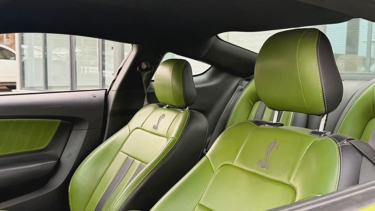 Ford Mustang GT Premium 5.0 10speed-4-4