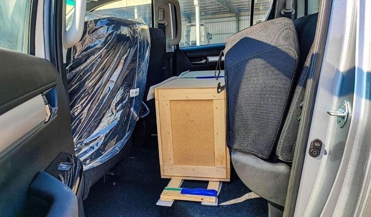 Toyota Hilux Toyota Hilux 2.4L Diesel AT Full Option MY2025_Silver-6-6