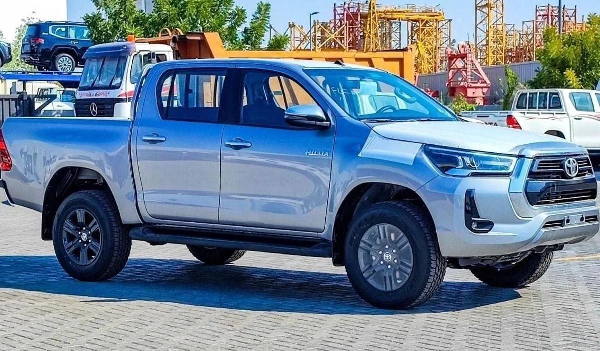 Toyota Hilux Toyota Hilux 2.4L Diesel AT Full Option MY2025_Silver-11-11