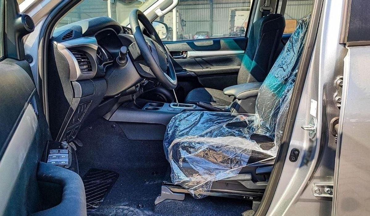 Toyota Hilux Toyota Hilux 2.4L Diesel AT Full Option MY2025_Silver-14-14