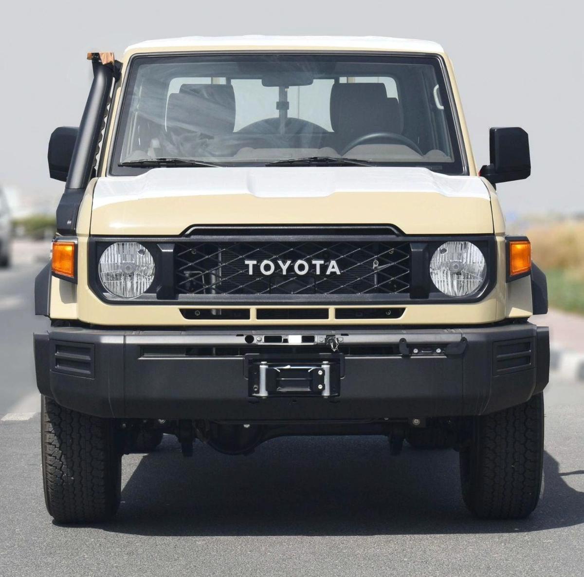 Toyota Land Cruiser Pick Up LC79 DC 2.8L AT GCC 2025-1-1